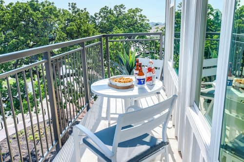 Signature Suite, 1 Bedroom, Balcony, Corner | Terrace/patio