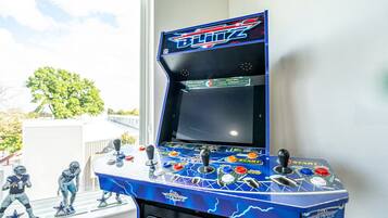 Signature Suite, 1 Bedroom, Balcony | Living area | LED TV