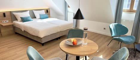 Studio, 1 keskisuuri parisänky, tupakointi kielletty, keittiö | Tallelokero huoneessa, pimennysverhot, äänieristys, ilmainen Wi-Fi