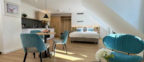 Studio, 1 grand lit, non-fumeurs, cuisine | Coffres-forts dans les chambres, rideaux occultants