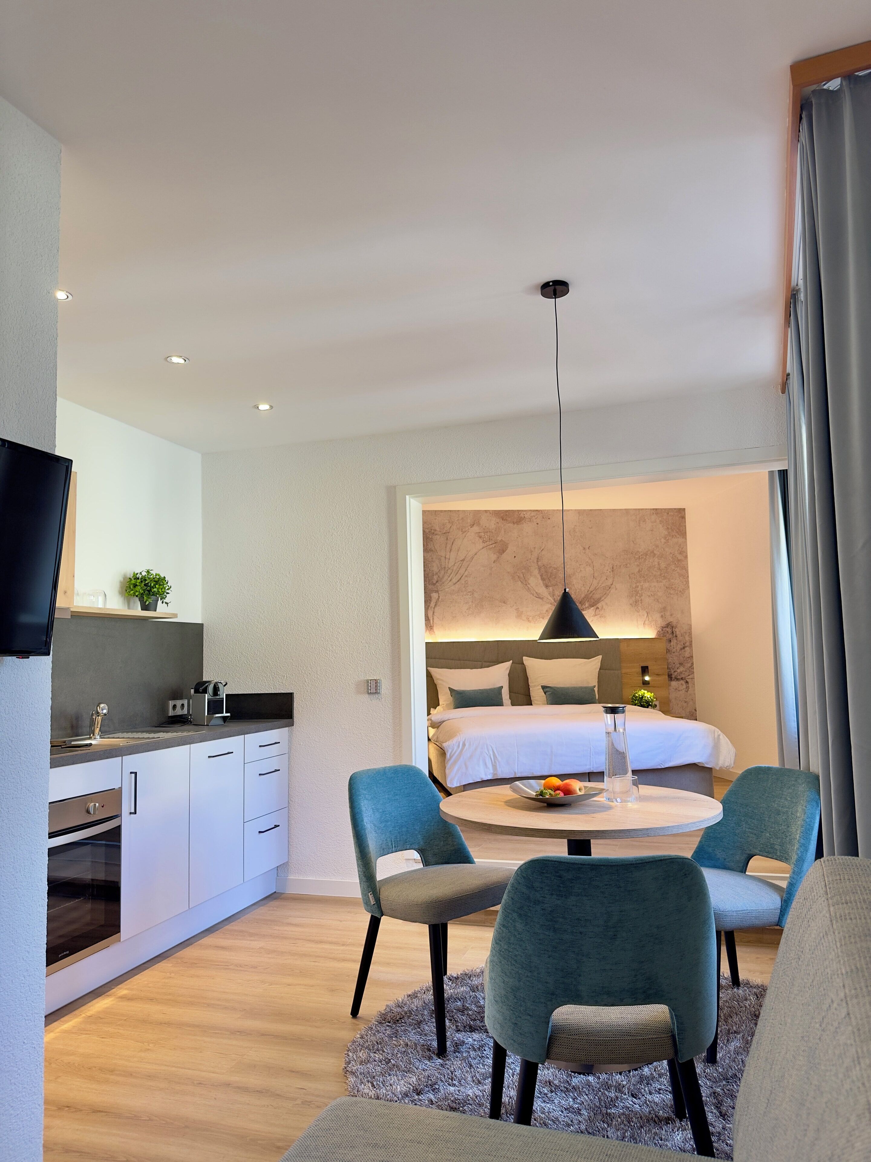 Superior Studio, 1 Queen Bed, Non Smoking, Kitchen | In-room safe, blackout curtains, soundproofing, free WiFi