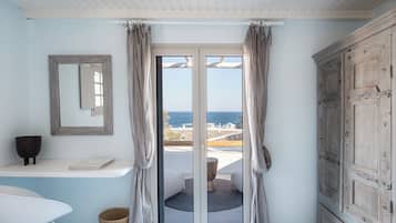 Luxury Bungalow | Egyptian cotton sheets, premium bedding, down comforters