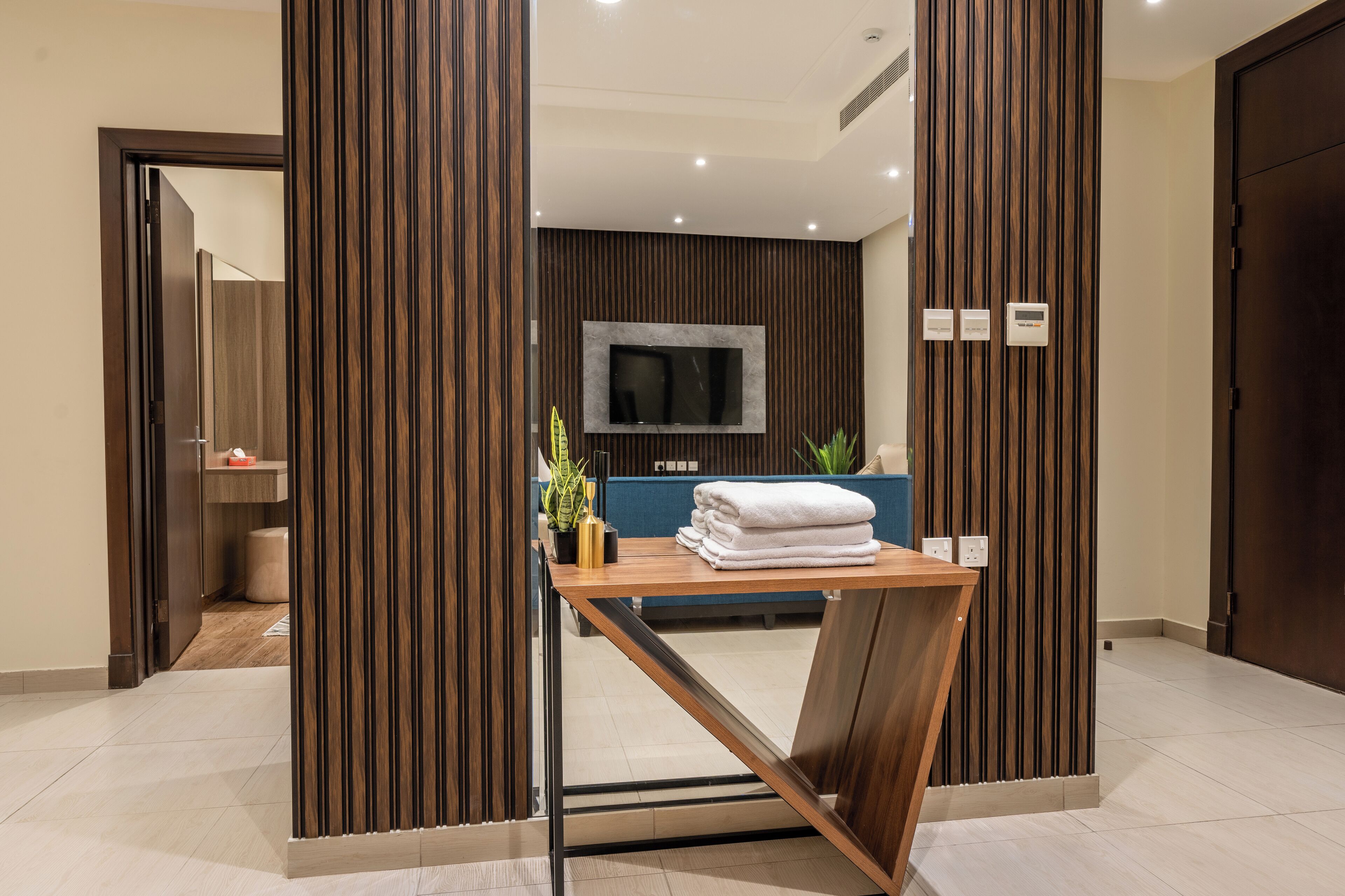 Familiesuite, 2 soverom | 2 soverom, skrivebord for bærbar PC, blendingsgardiner og lydisolert