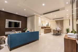 Family Suite, 2 Bedrooms | Living area