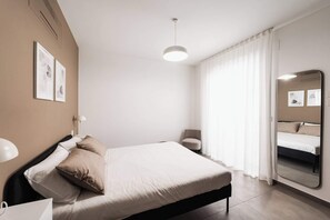 1 slaapkamer, een strijkplank/strijkijzer, wifi, beddengoed