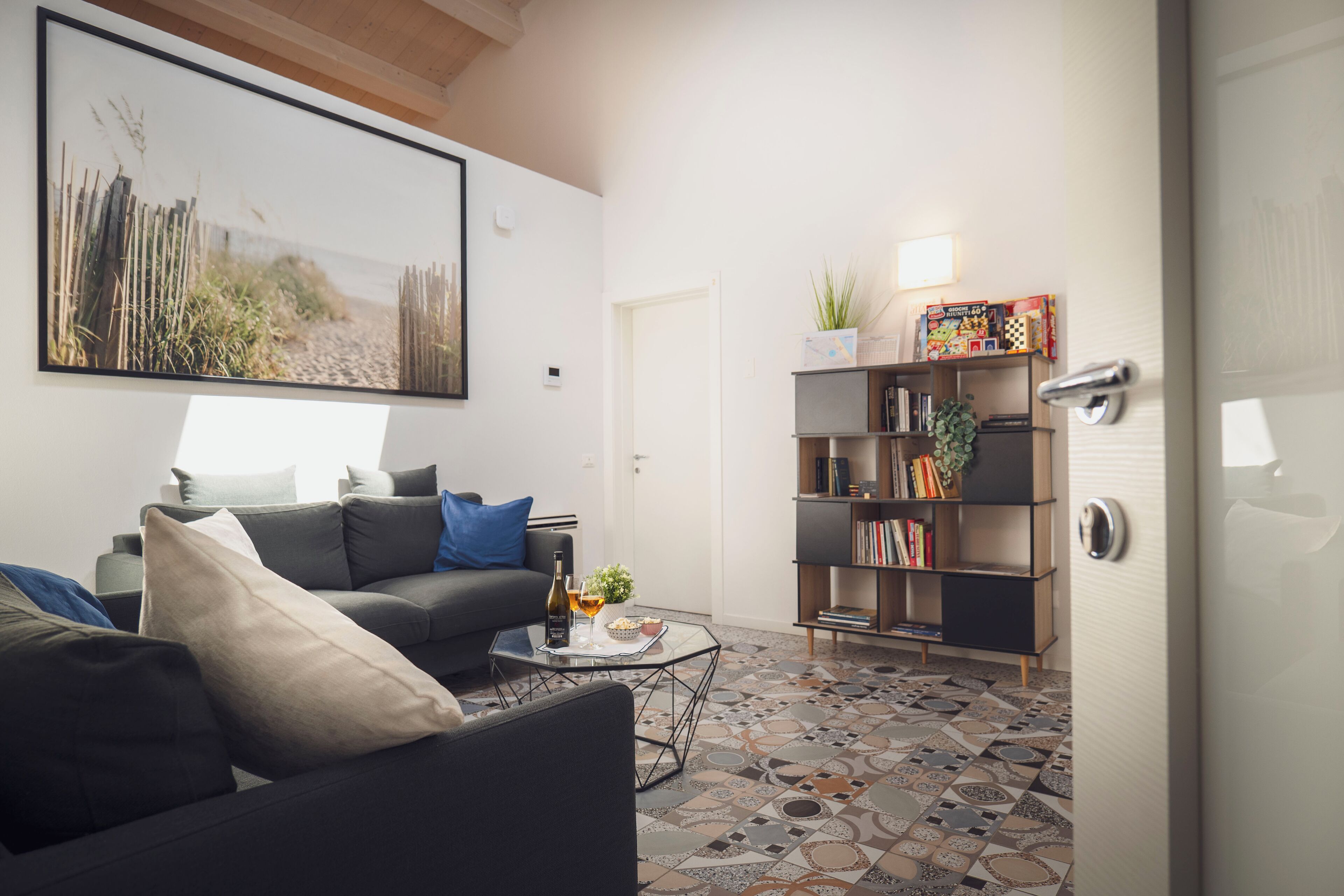 Smart TV 35-inch có truyền hình kỹ thuật số, Netflix, sách 