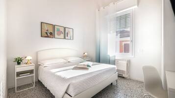 Standard Room | Hypo-allergenic bedding, down duvets, memory-foam beds