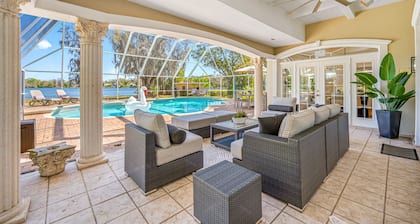 Exquisite Villa With Pool&games- 18 Guests