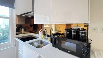 Fridge, microwave, stovetop, toaster