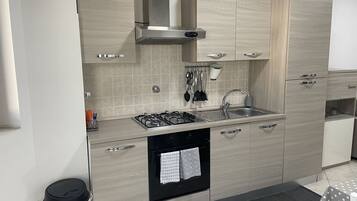 Frigorifero, microonde, forno