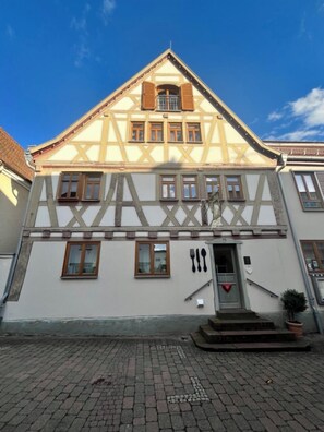 Front of property - Landgasthof zum Hasen (Kleinwallstadt)