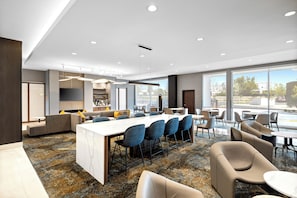 Free daily buffet breakfast - La Quinta Inn & Suites by Wyndham La Habra (La Habra)