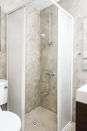 Shower - Apartment Pinecone by Ezoria Villas (Platres)