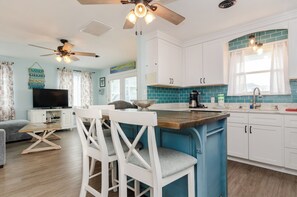 Interior - Modern condo with community pool steps from beach! (Carolina Beach)