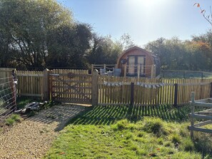 المنطقة المحيطة بالمنشأة