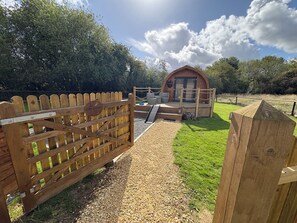 صورة غير مصنفة، 5 من 23، زرّ