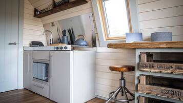 Micro-ondes, four, plaque de cuisson