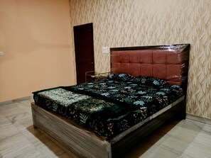 8 Schlafzimmer, Bügeleisen/Bügelbrett, WLAN, Bettwäsche