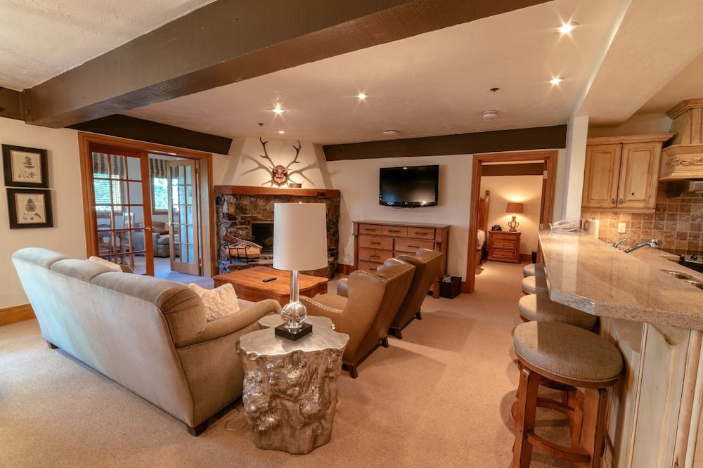 Luxury One Bedroom 1 Suite