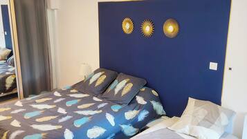 1 camera, culla da viaggio, Wi-Fi gratuito, lenzuola