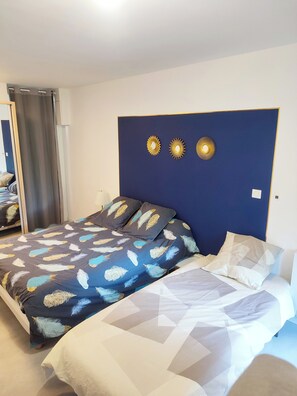 1 Schlafzimmer, Reisekinderbett, kostenloses WLAN, Bettwäsche