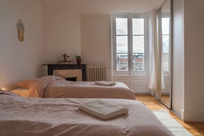 2 bedrooms, iron/ironing board, WiFi, bed sheets - Beautiful renovated old apartment with 2 bedrooms 85M2 downtown Sablon Lecoq (Clermont-Ferrand)