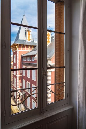 Interior - Beautiful renovated old apartment with 2 bedrooms 85M2 downtown Sablon Lecoq (Clermont-Ferrand)