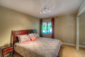 4 Schlafzimmer, Schreibtisch, Bügeleisen/Bügelbrett, kostenloses WLAN