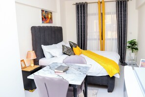 Free WiFi, bed sheets - Lux studio apartment Near JKIA & SGR Nairobi Terminus Ensuite (Nairobi)