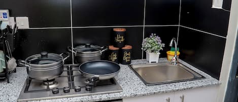Fridge, microwave, oven, stovetop