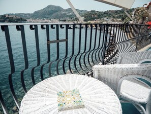 Camera Gio' Vista Mare Frontale | Terrace/patio - B&B ALTA MAREA LIPARI (Lipari)