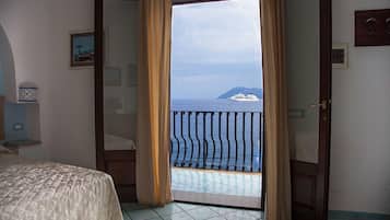 Camera Gio' Vista Mare Frontale | Una scrivania, postazione laptop, Wi-Fi gratuito