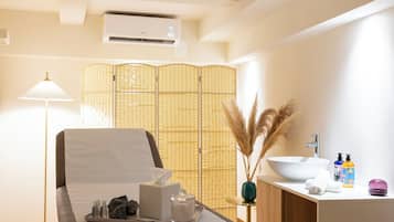 Massages aux pierres chaudes, massages des tissus profonds
