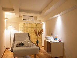 Massaggi con le pietre calde, massaggi “deep tissue”, massaggi svedesi