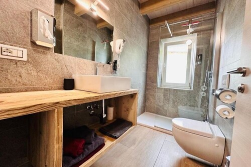Tosca House - Holiday Home (Superior Apartment) 
