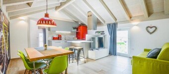 Tosca House - Holiday Home (Penthouse Apartment)