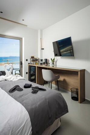 Studio, Sea View | Blackout curtains, soundproofing, iron/ironing board, free WiFi - Iria Sea View Room (Platanias)