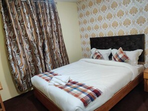 Standard Double Room | Blackout curtains, iron/ironing board, free WiFi - Hotel Route 55 (Darjeeling)
