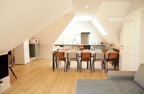 Apartment, Courtyard View | Private kitchen