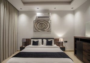 2 bedrooms, in-room safe, iron/ironing board, free WiFi - Luxurious Two Bedroom Apartment Al malqa (Riyadh)