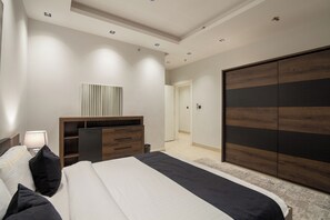 2 bedrooms, in-room safe, iron/ironing board, free WiFi - Luxurious Two Bedroom Apartment Al malqa (Riyadh)