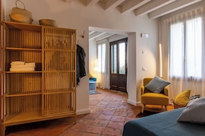 1 camera, ferro/asse da stiro, Wi-Fi gratuito, lenzuola