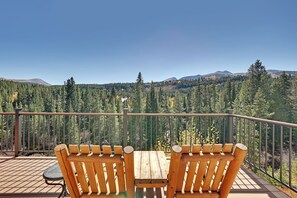 Property grounds - Modern Townhome with Private Hot Tub and Picturesque River and Mountain View! (Breckenridge)