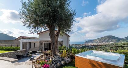 Magnificent Suite in Sorrento Sea and Mountains View