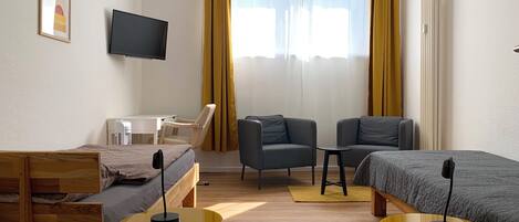 2 chambres, fer et planche à repasser, lit parapluie, Wi-Fi