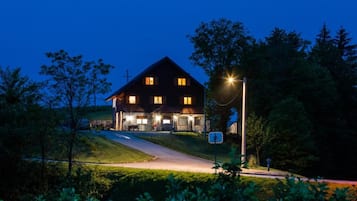 Apartment (Three-Bedroom Apartment) | Exterior
