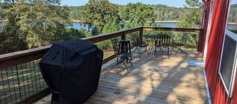 Cozy 1-bedroom apartment in charming Cullman on Duck River Reservoir!