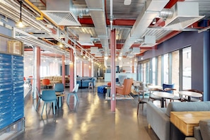Lobby sitting area - For Students Only The Bridge in Newcastle (Newcastle-upon-Tyne)