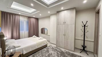 1 bedroom, desk, iron/ironing board, WiFi