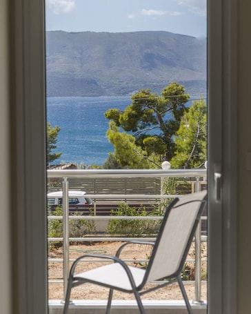 Innenbereich. Enchanted Sunlit Villa Retreat